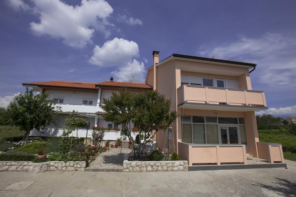 Apartments Simona Lopar Εξωτερικό φωτογραφία